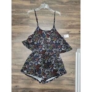 Charlotte russe ambiance Floral Romper‎